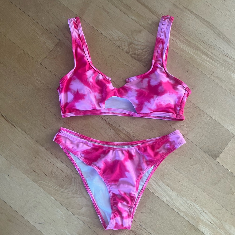BRAND NEW - hot pink SHEIN bikini